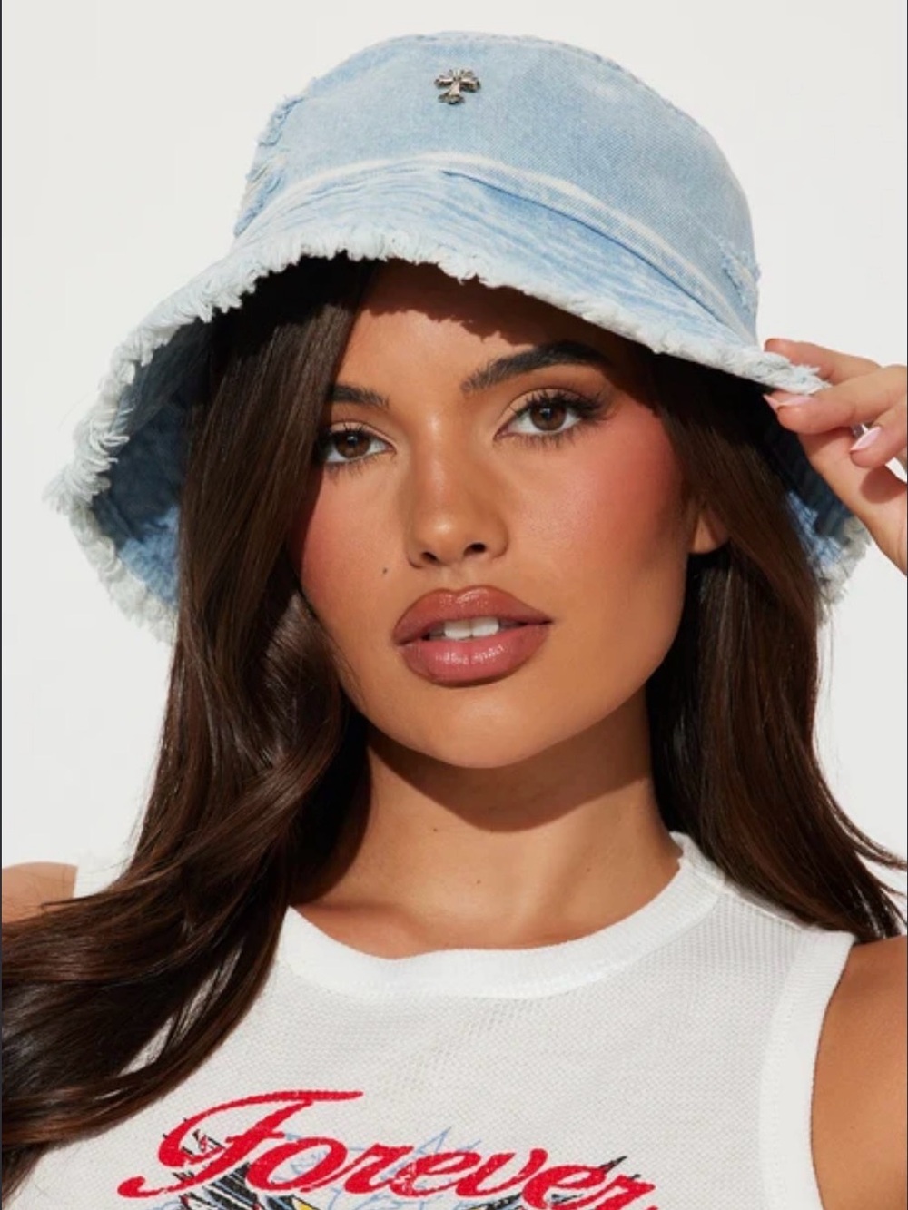 🪞NWOT Light Blue Tie-Dye Denim Bucket Hat cross emblem details🪞